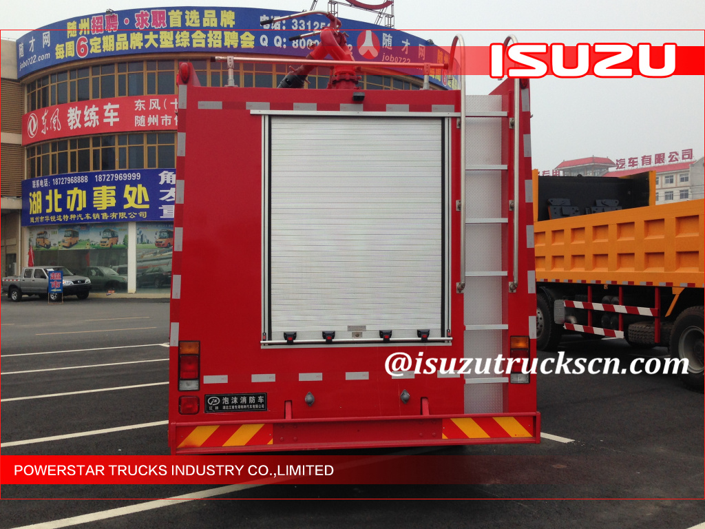 Isuzu Emergency Water Foam Fire Truck with Dry powder