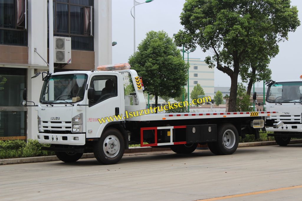 Kunden aus Äquatorialguinea bestellen vier Isuzu 5-Tonnen-Pritschen-Abschleppwagen