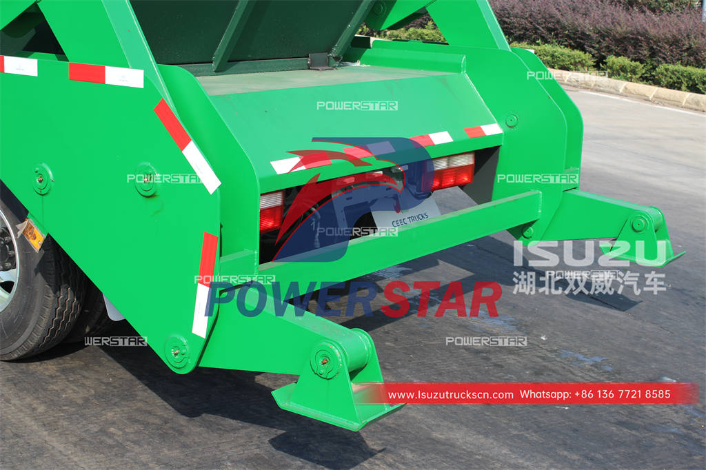 Japanes brand ISUZU 6 wheeler 8CBM skip loader at special offer