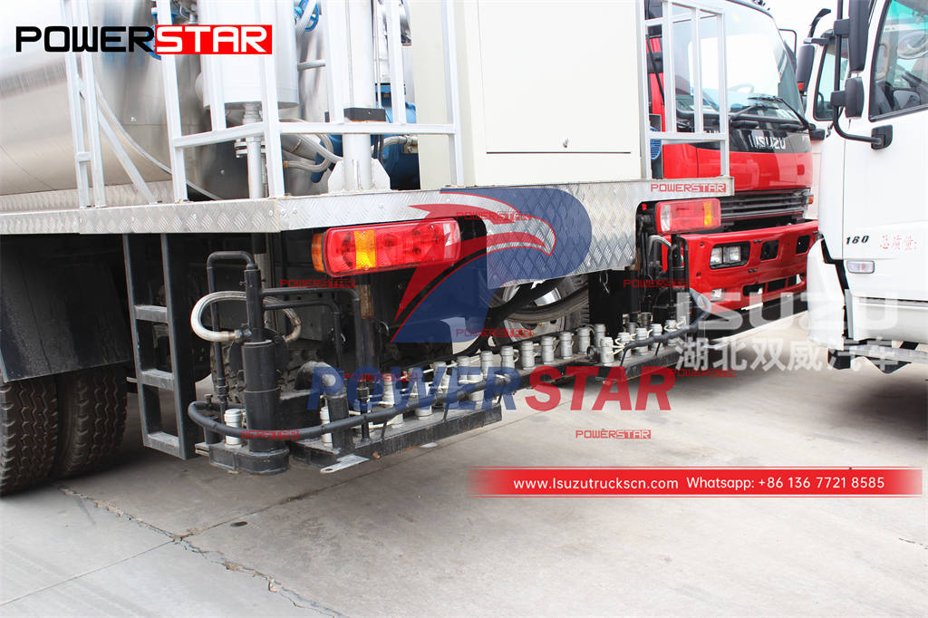 Customized ISUZU FTR 12CBM asphalt distributor on sale