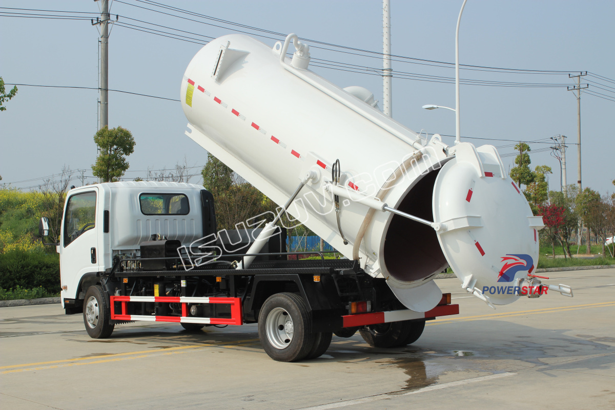 Japanischer Isuzu NPR-Vakuum-Abwassertankwagen