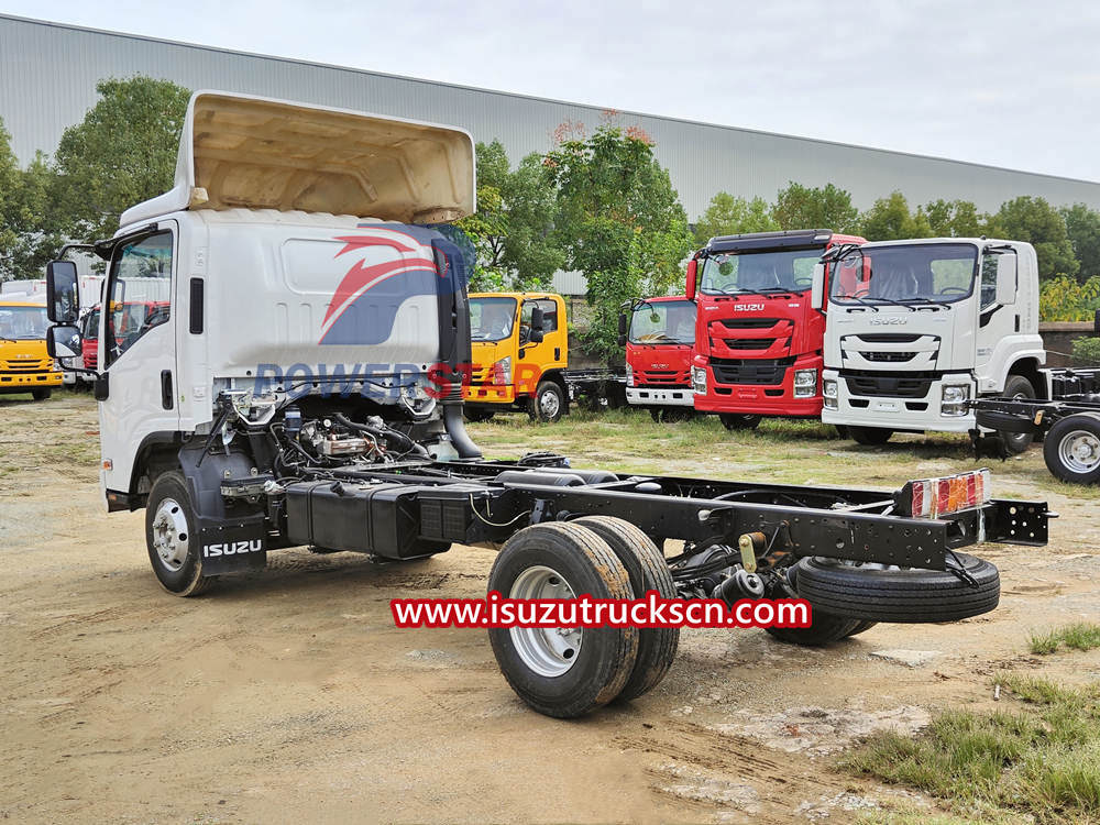 Isuzu 700P ELF-Fahrgestell