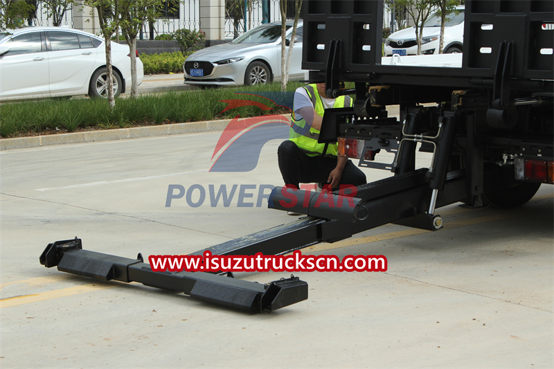 ISUZU NPR flatbed wrecker