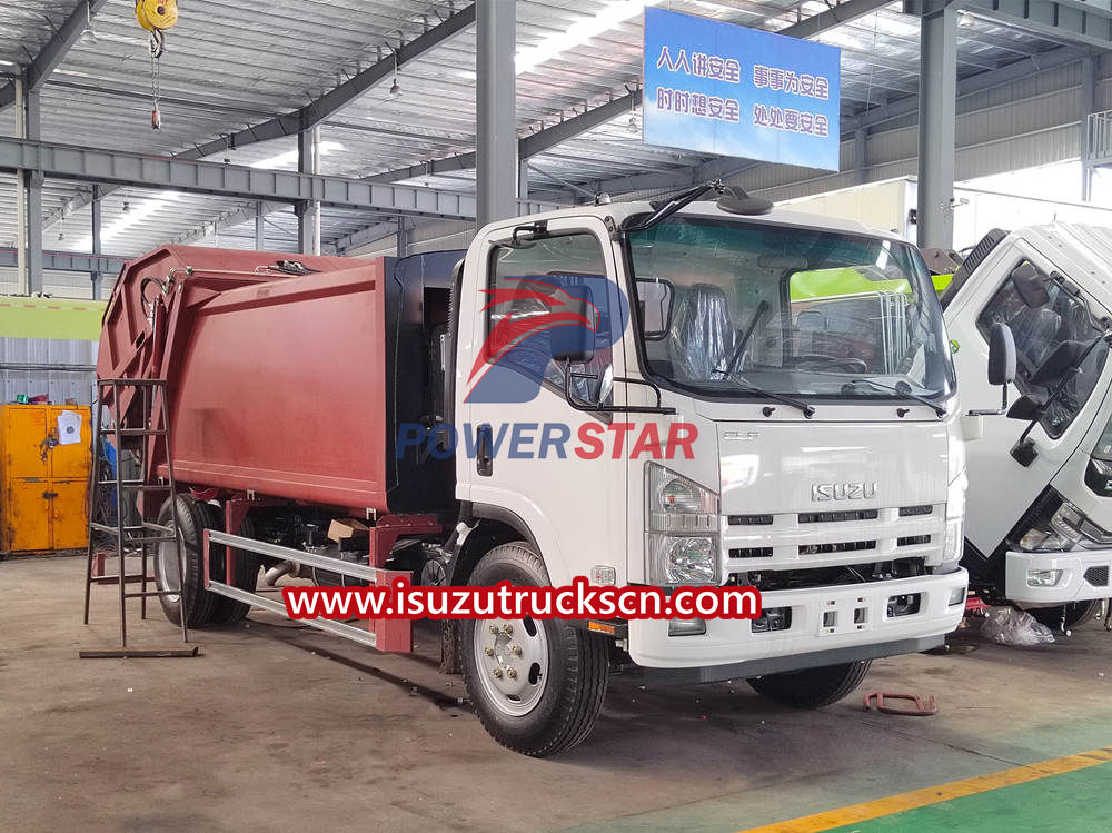 Isuzu Hecklader LKW