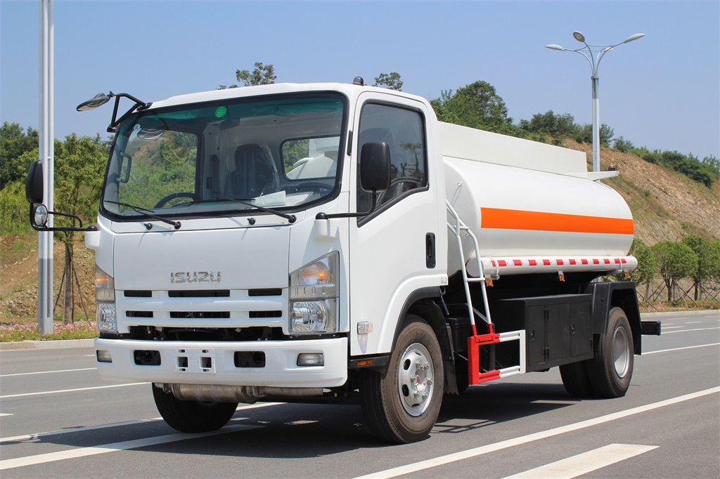 Mobile Oil Refuel Tanker Truck Isuzu with top loading