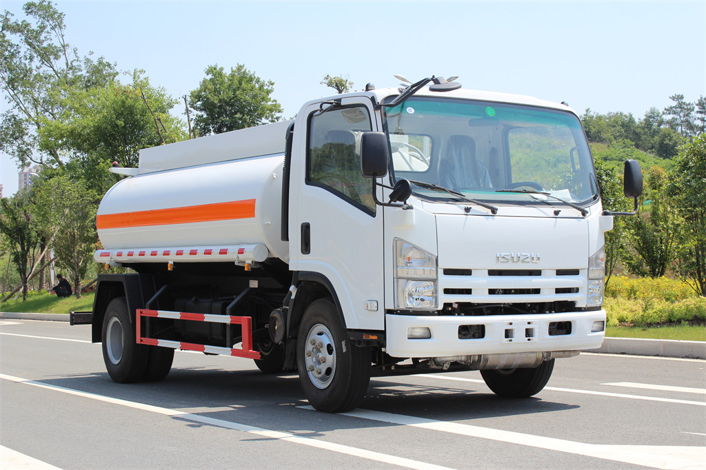 Mobile Oil Refuel Tanker Truck Isuzu with top loading