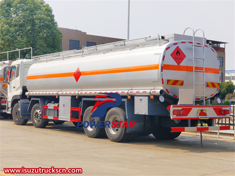 Isuzu VC61 GIGA 8x4 crude oil tanker truck