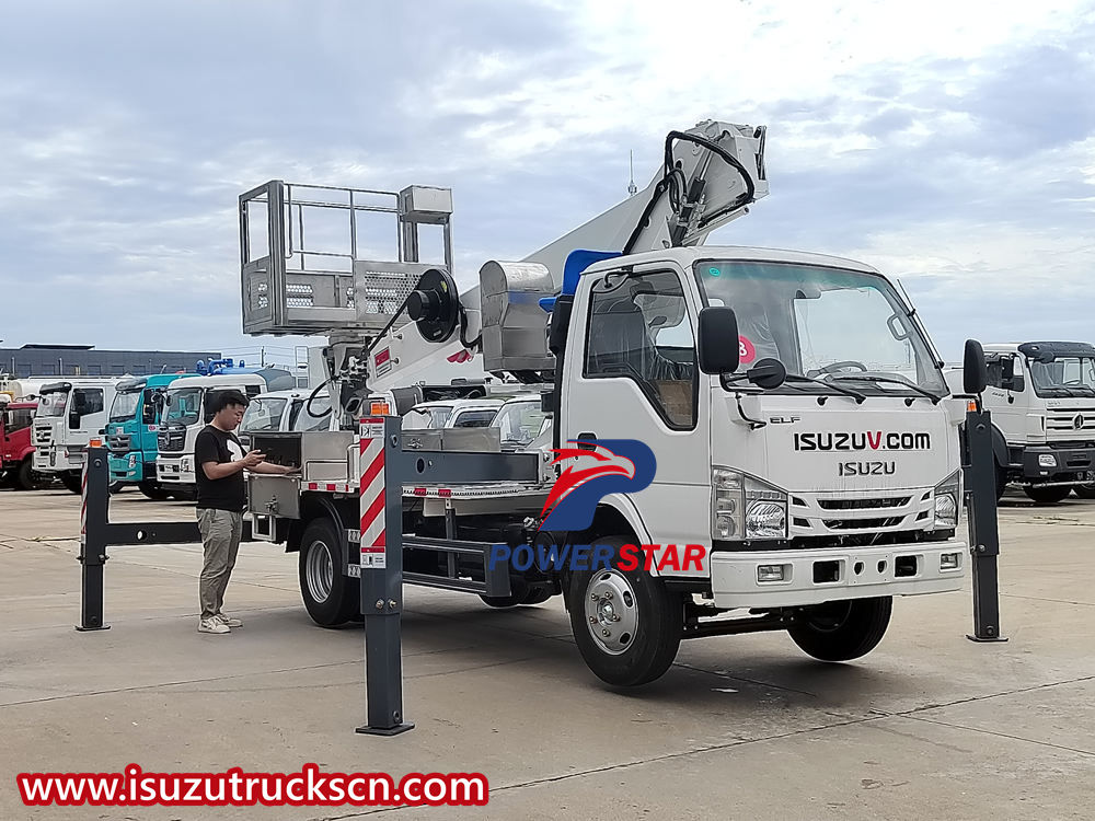 Isuzu-LKW mit Hubarbeitsbühne