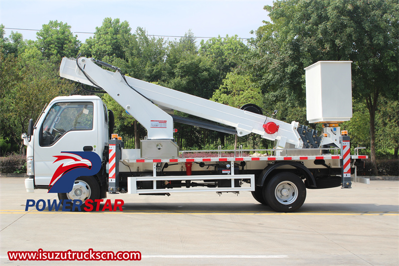 Isuzu ELF 100P aerial lift and bucket truck