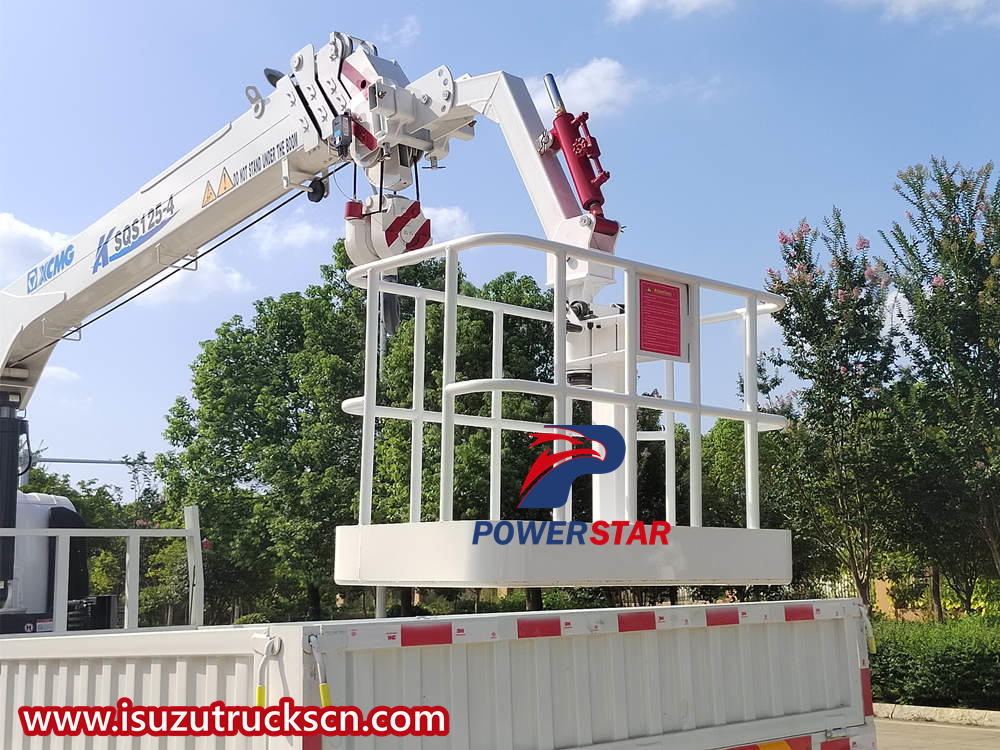 Isuzu Truck mounted crane