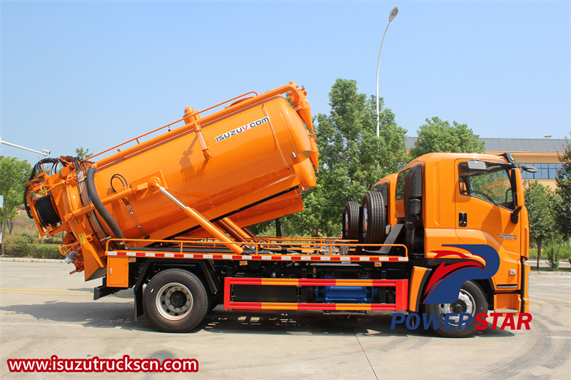 Isuzu GIGA combined sewage vacuum truck