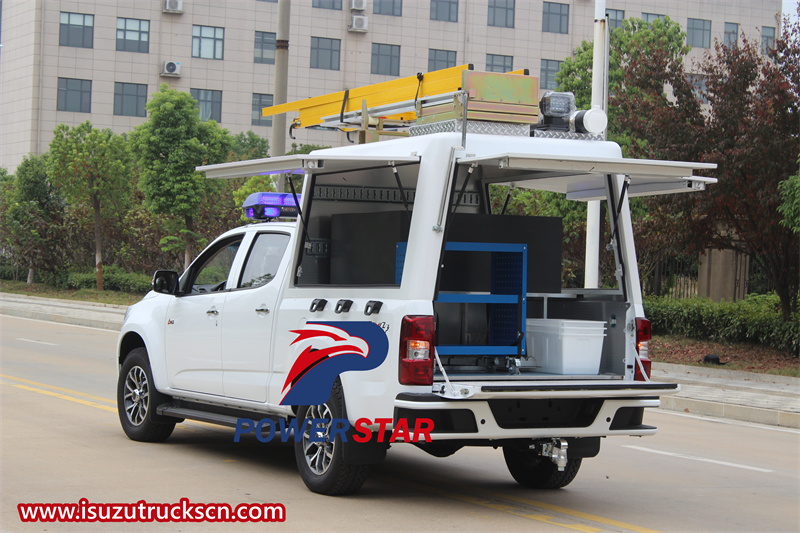 Isuzu 4x4 off road pickup rescue truck