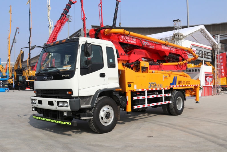 brand new ISUZU FVR 4X2 6X4 Concrete Pump Truck for Construction