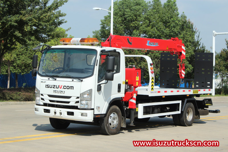 
     Isuzu ELF Bergungs-Pritschenwagen mit Auslegerkran
    