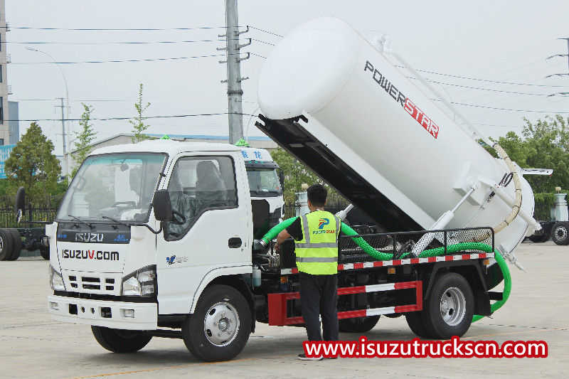 
     Bedienungsanleitung für den Isuzu-Vakuumsaugwagen, neuer Isuzu 6000-Liter-Abwasserwagen.
    