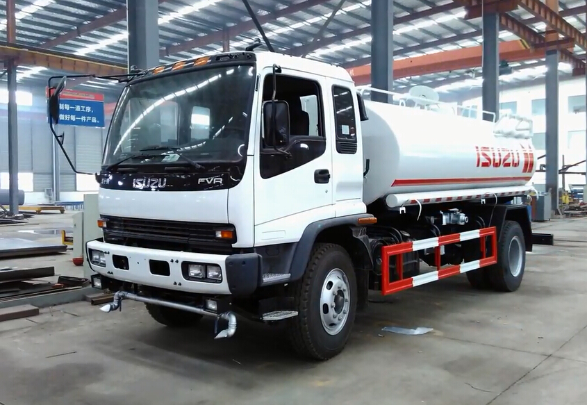 
     Isuzu FVR FTR Water Bowser Sprinkler-LKW Japanischer Wassertank-LKW
    