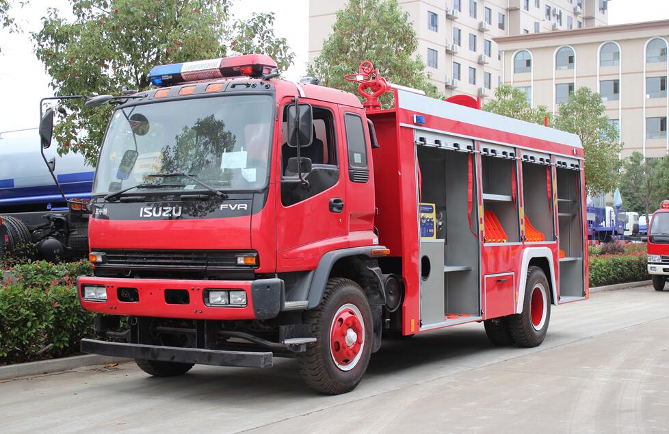 
     5000L Schaumlöschfahrzeug mit Isuzu FVR-Fahrgestell
    