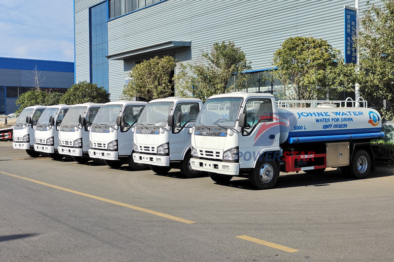 
     Isuzu-Wassertankwagen für Ghana
    