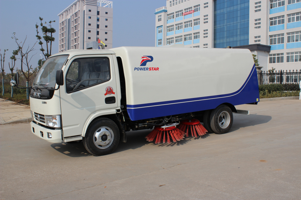 
     China Hersteller Powerstar LKW Kehrmaschine LKW mit Bürste
    