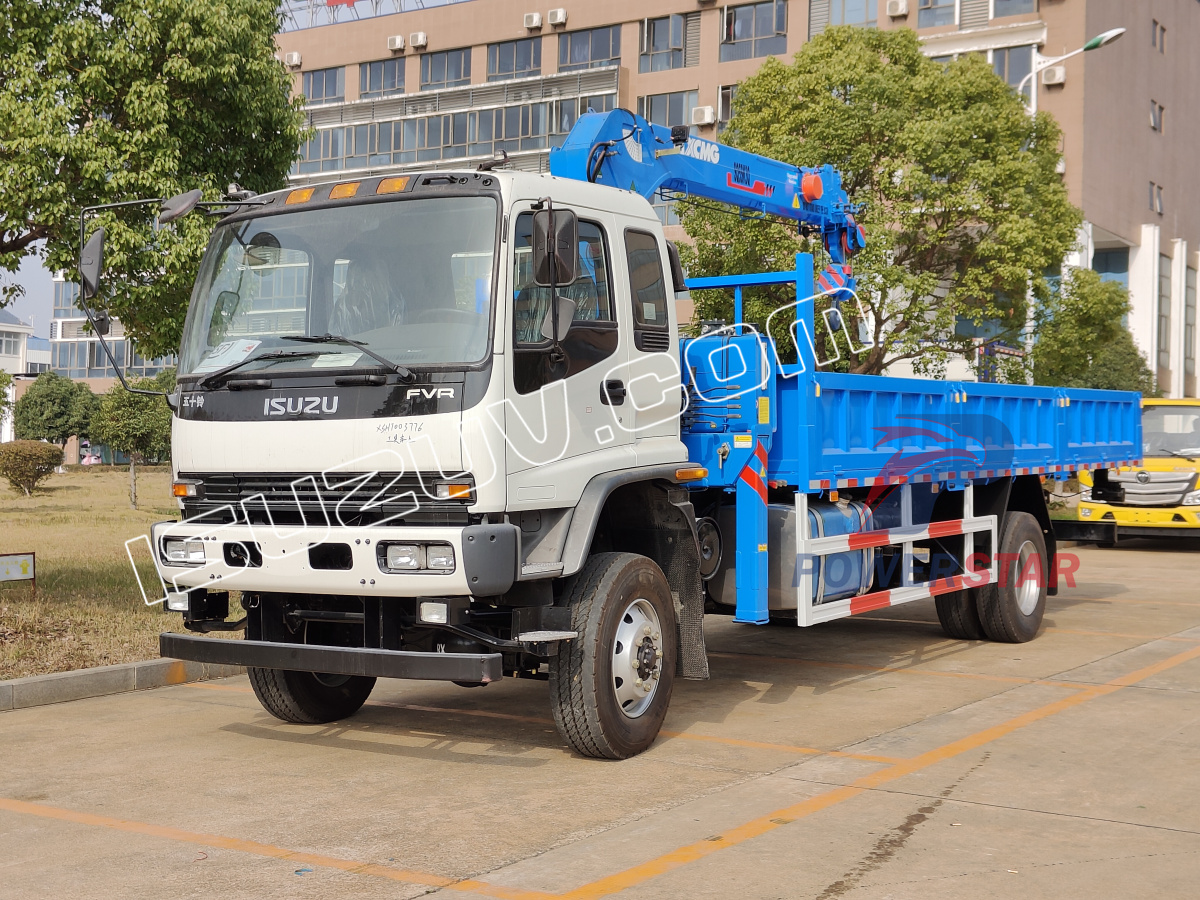 
     Isuzu FVR Geländegängige Allrad-LKW-Krane in Afrika
    